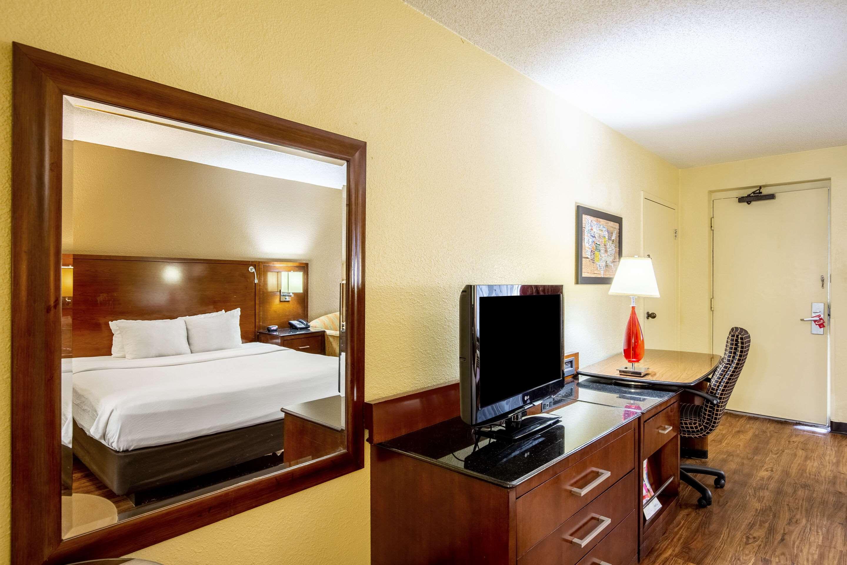 Econo Lodge Naval Station Норфолк Экстерьер фото