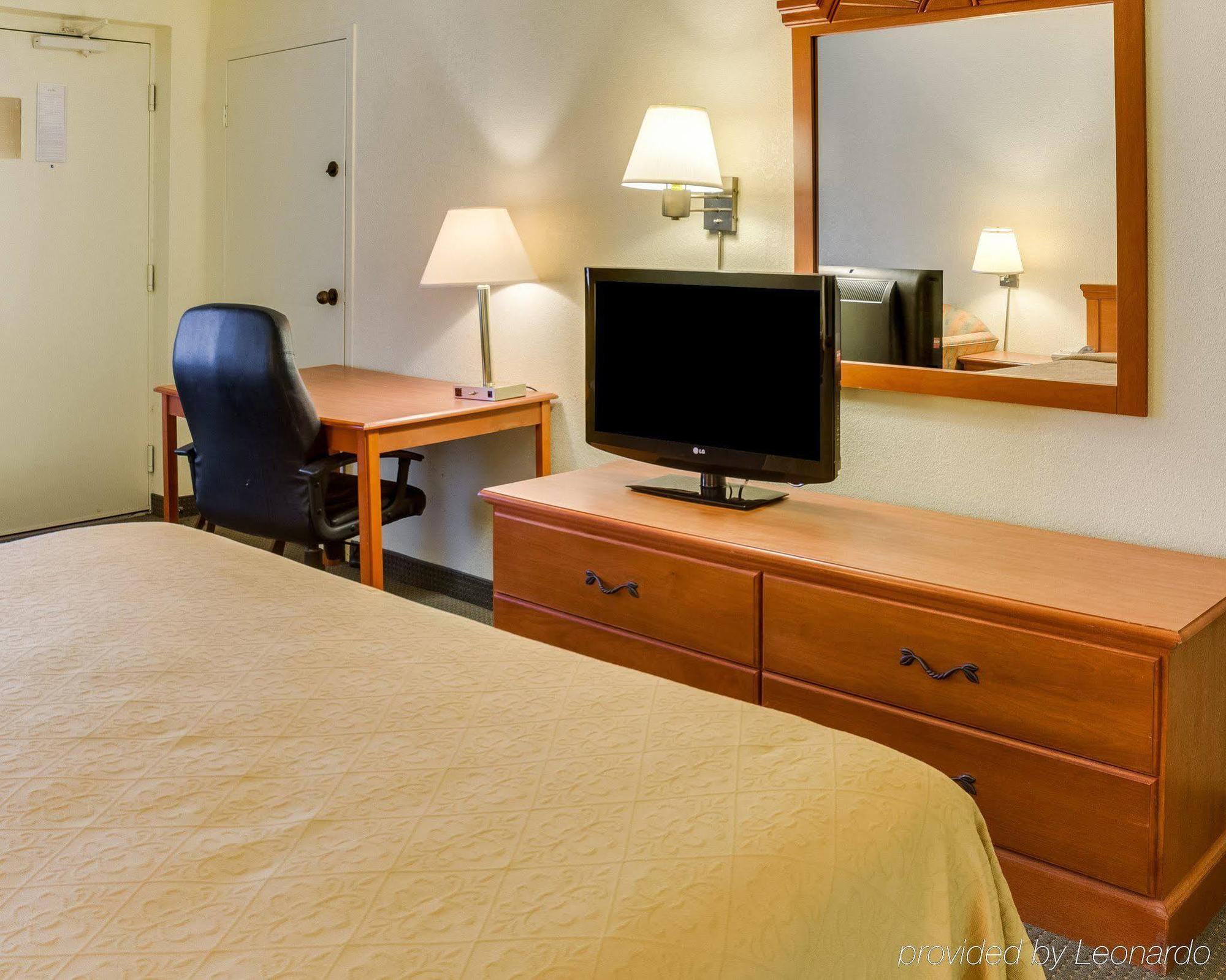 Econo Lodge Naval Station Норфолк Экстерьер фото