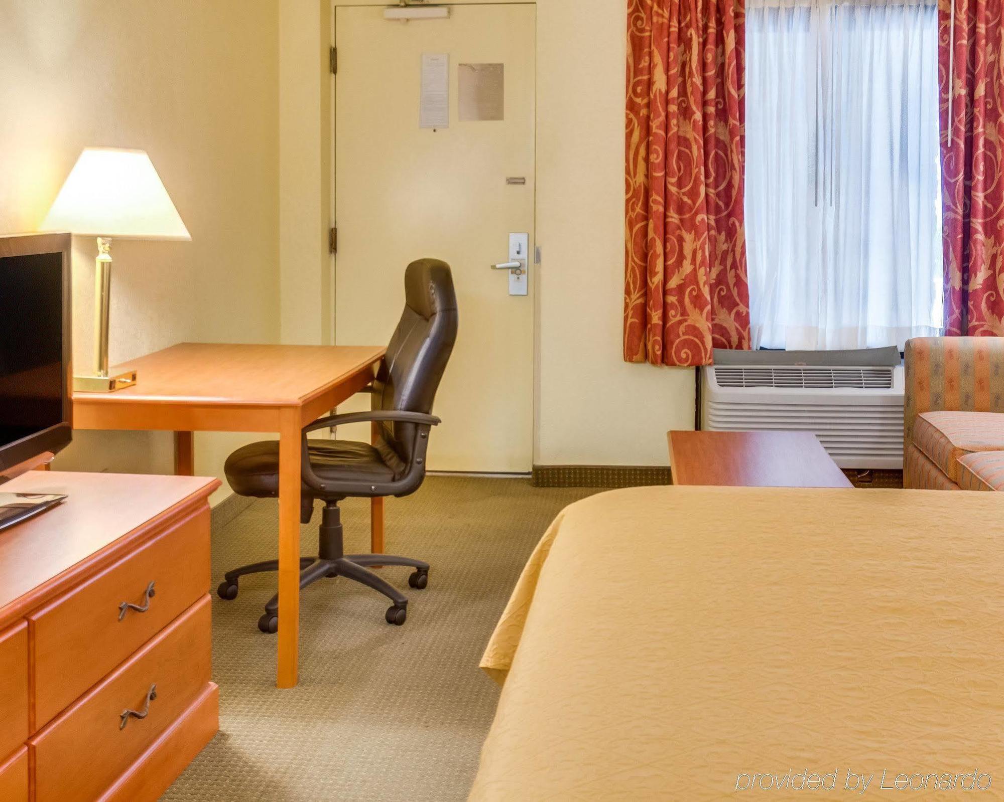 Econo Lodge Naval Station Норфолк Экстерьер фото